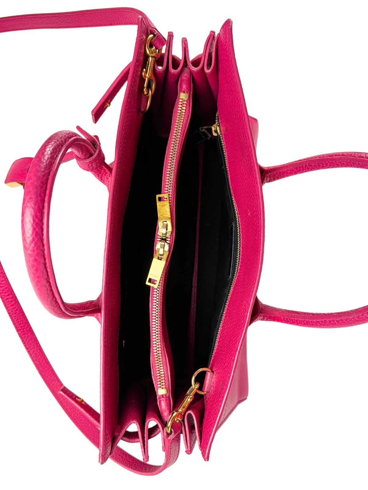 Interior of the Sac de Jour with black lining and zippered compartment